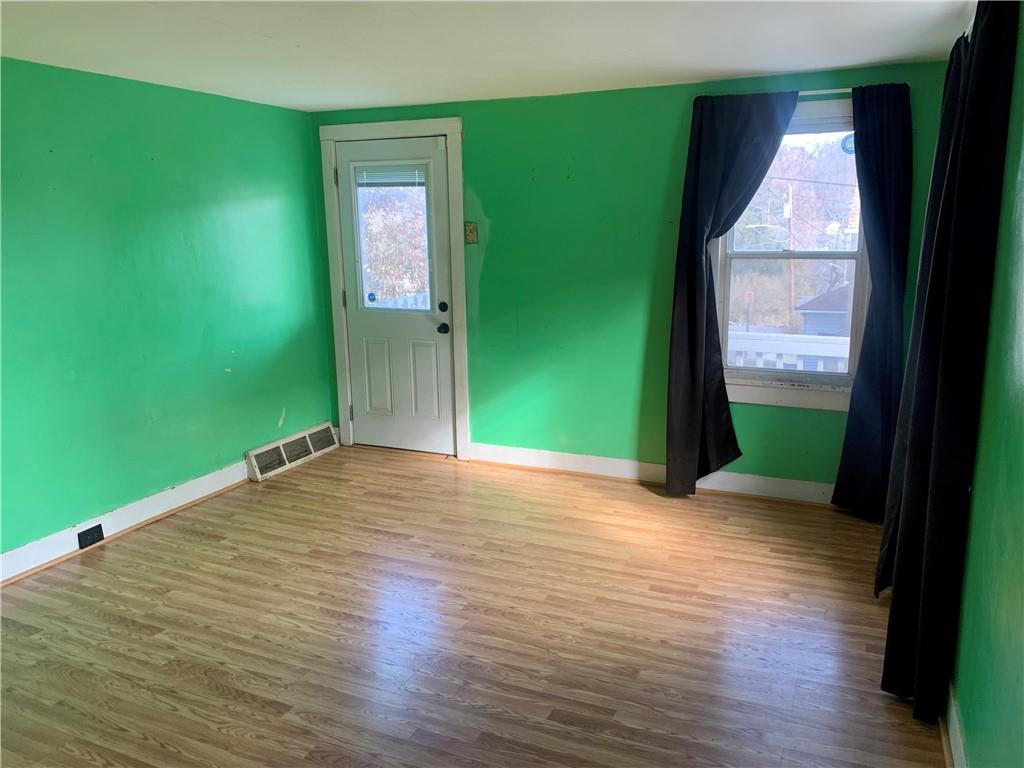 228 Cleveland Street Butler, PA 16001 - Photo 3 of 16 Gallery Image 3