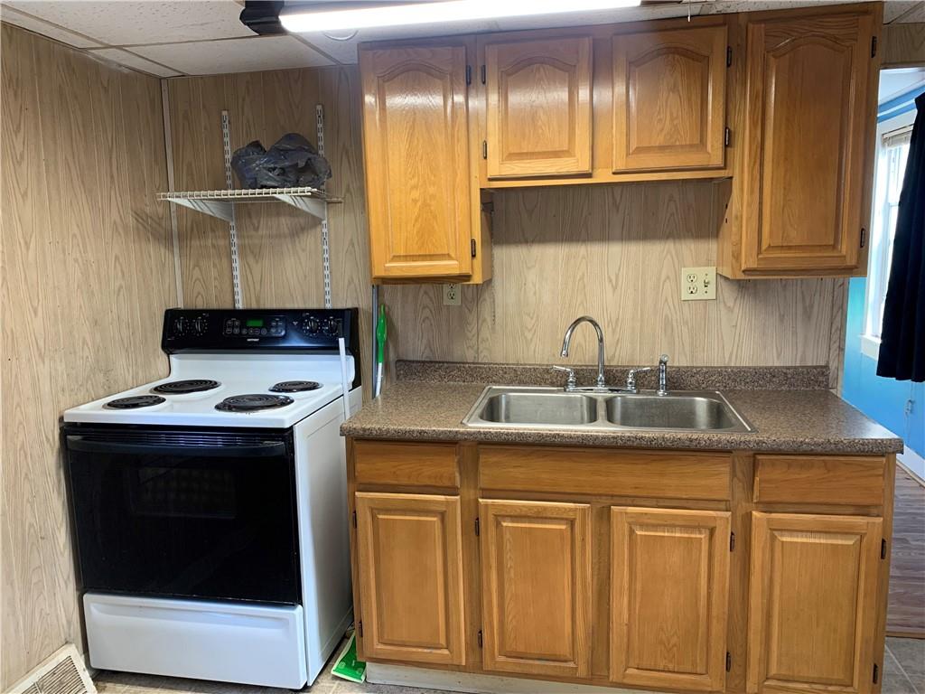228 Cleveland Street Butler, PA 16001 - Photo 7 of 16 Gallery Image 7