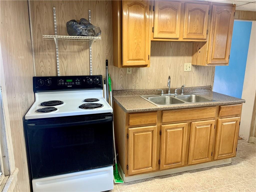 228 Cleveland Street Butler, PA 16001 - Photo 8 of 16 Gallery Image 8