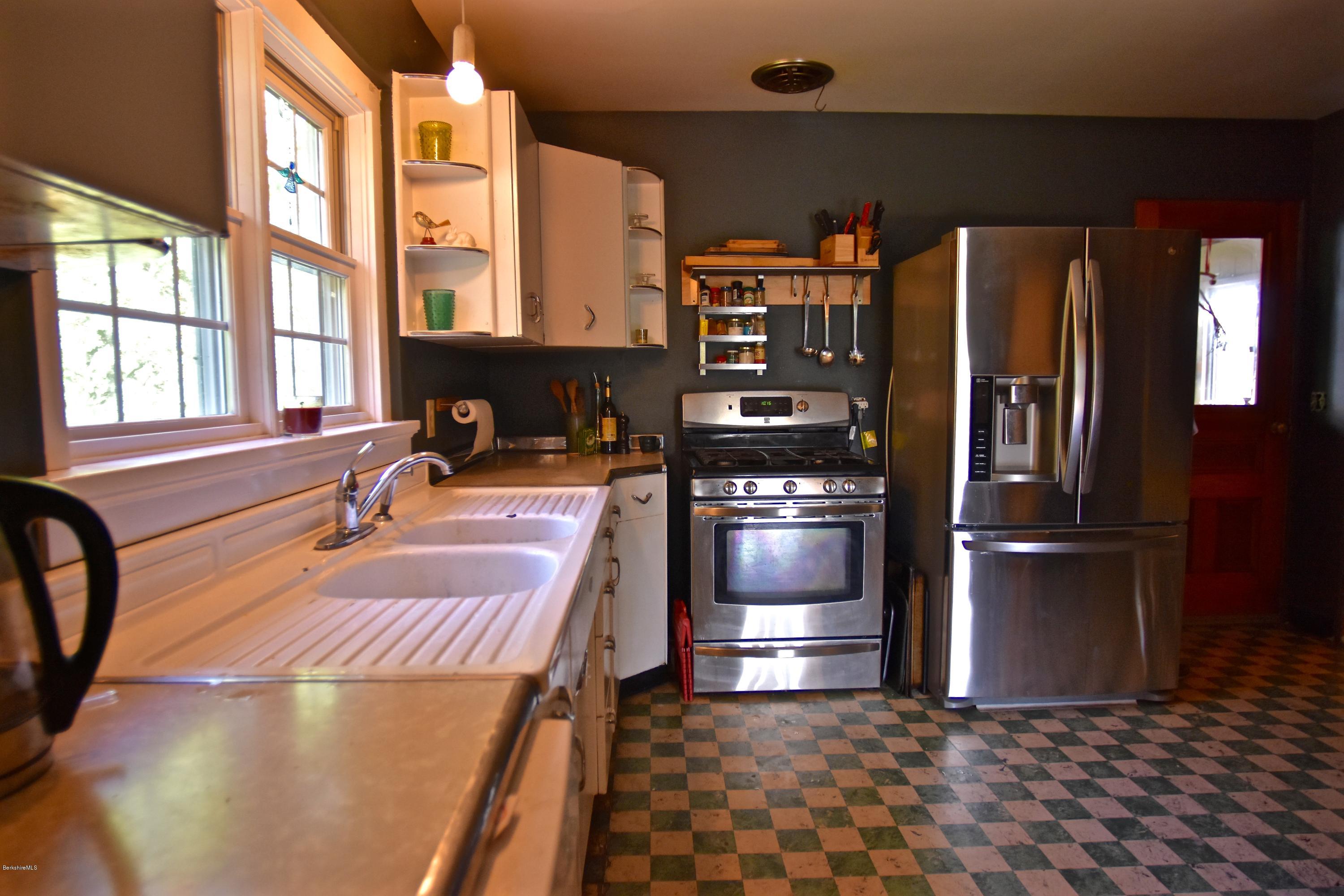 KITCHEN VIEW 2