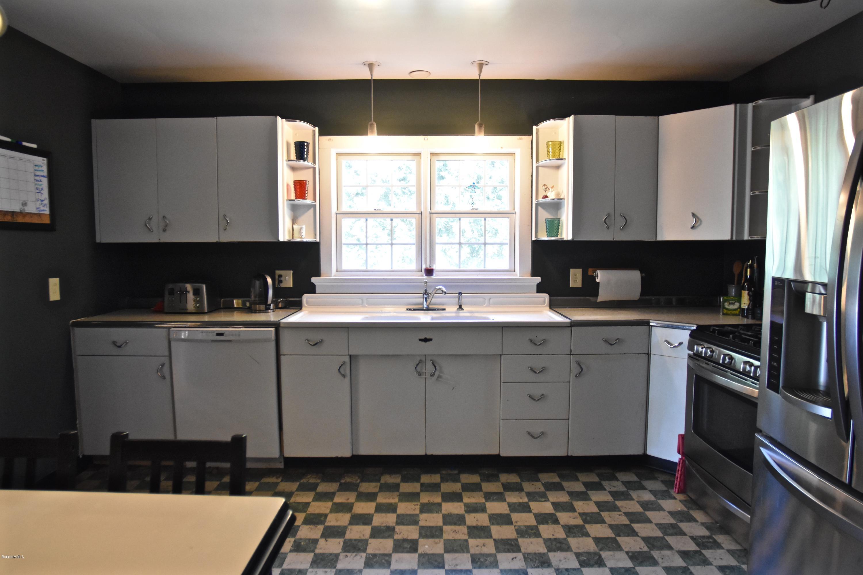 KITCHEN VIEW 3
