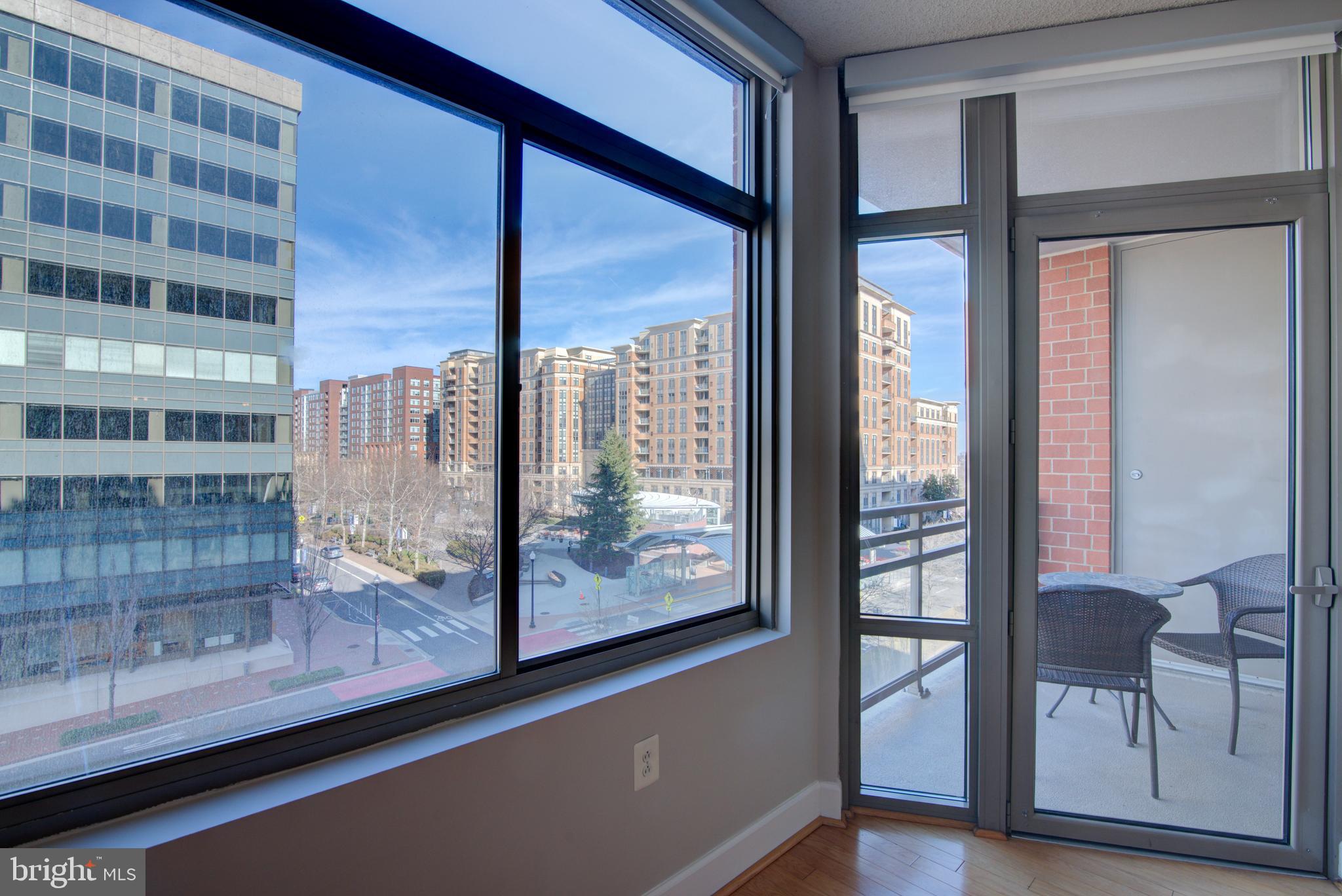 3600 South Glebe Road, Unit 414W Arlington, VA 22202 - Photo 14 of 28 Walkout to Covered Terrace