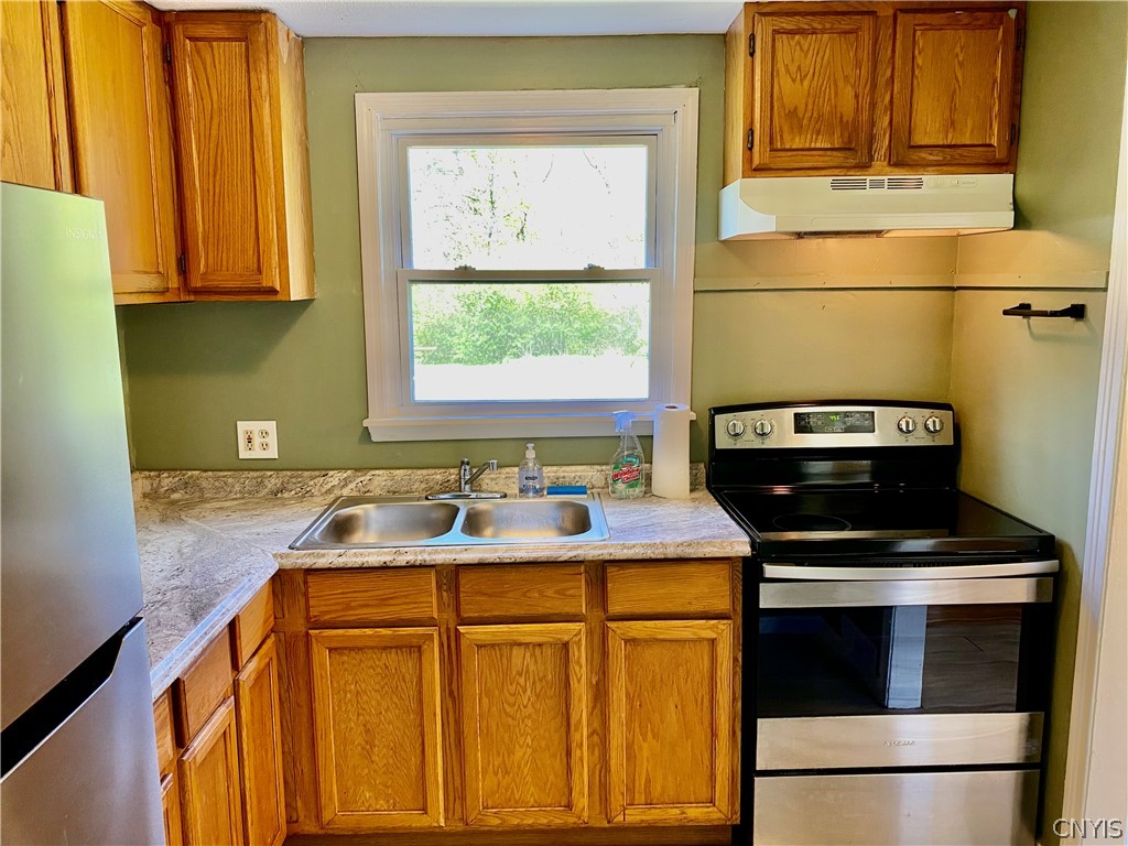 220 Roxann Avenue Cicero, NY 13212 - Photo 7 of 37