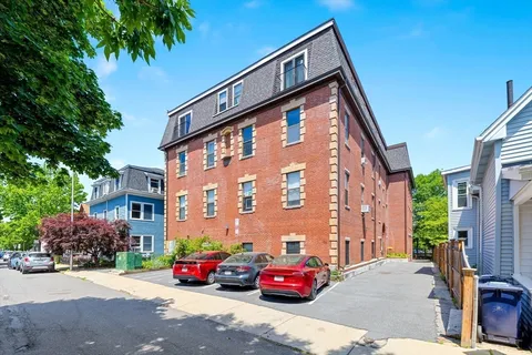 $1,150,000 | 69 Harvey Street, Unit 3, Cambridge, MA 02140