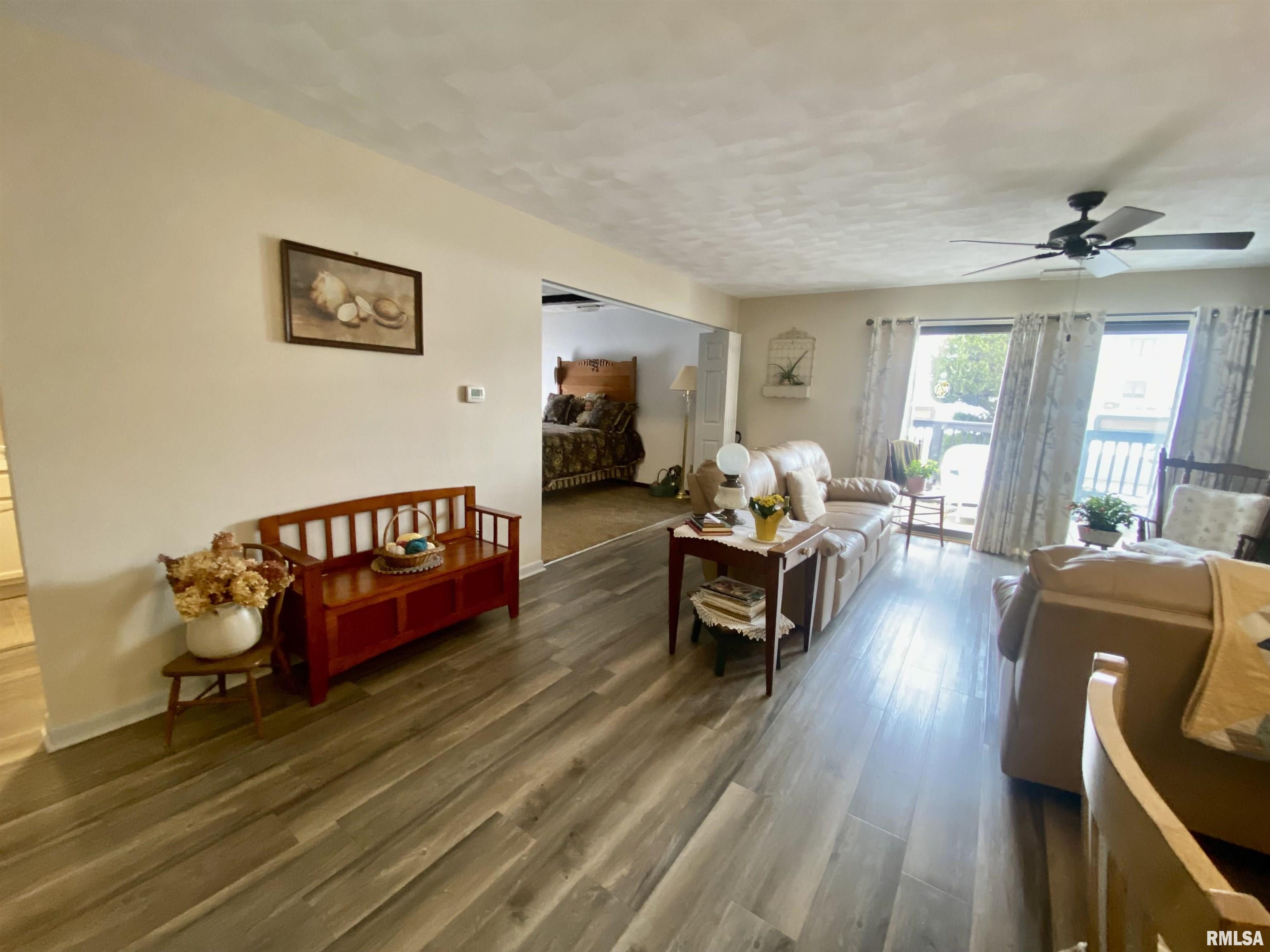 2223 Veterans Road Morton, IL 61550 - Photo 2 of 25 Gallery Image 2