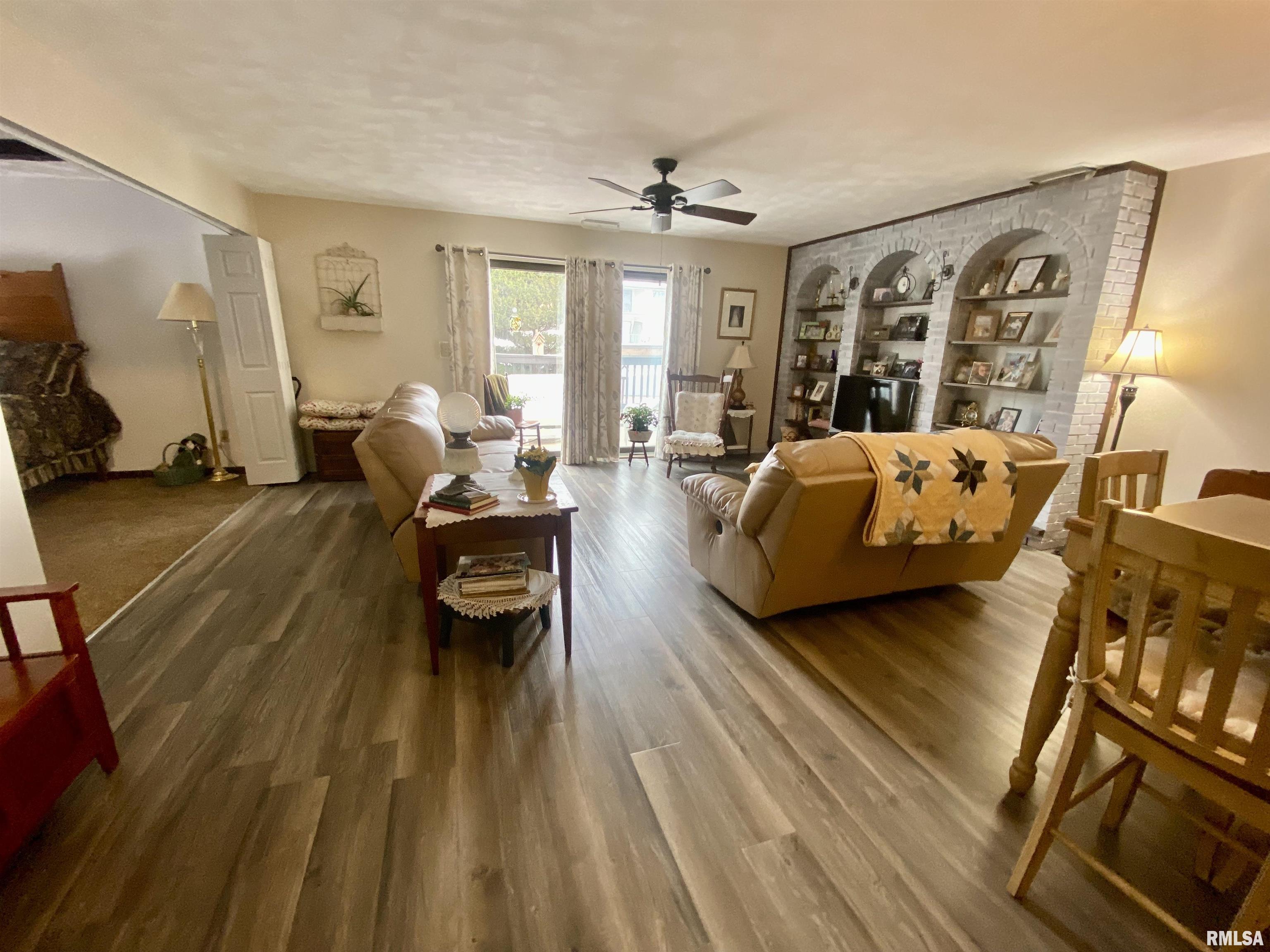 2223 Veterans Road Morton, IL 61550 - Photo 4 of 25 Gallery Image 4