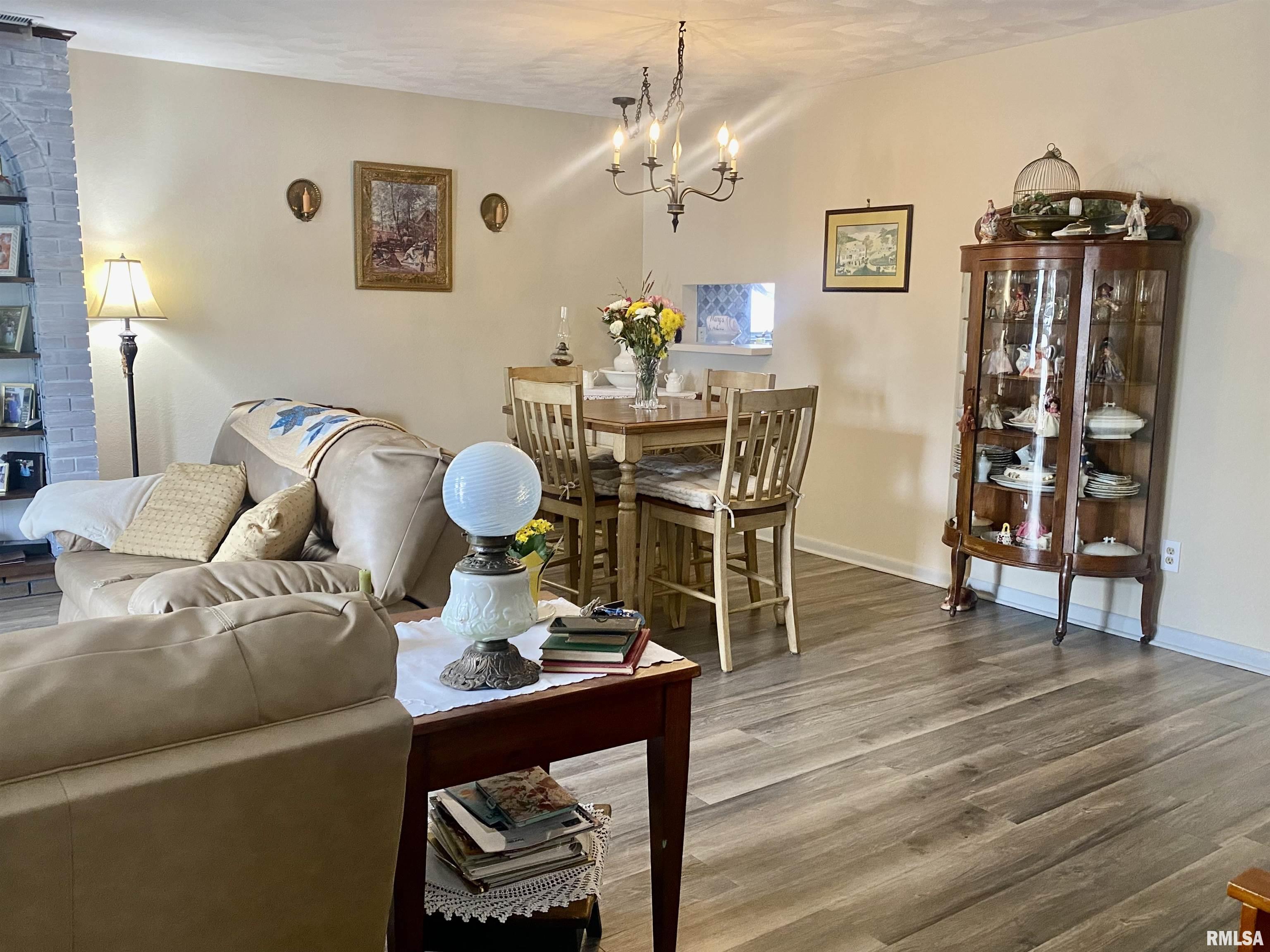 2223 Veterans Road Morton, IL 61550 - Photo 6 of 25 Gallery Image 6