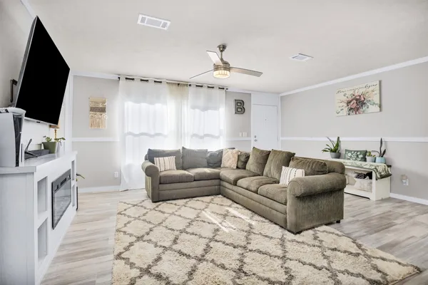 $2,000 | 595 County Road 2218, Cleveland, TX 77327