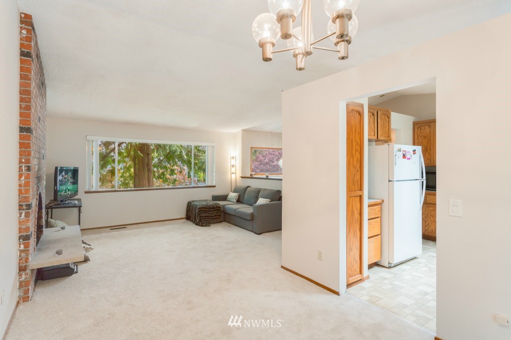 2123 Timber Trail Bothell, WA 98012 - Photo 3 of 14