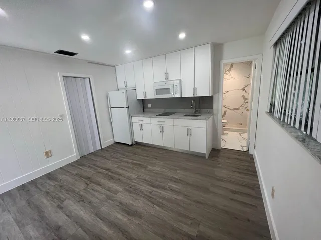 $1,600 | 222 Southwest 8th Street, Unit C, Dania Beach, FL 33004