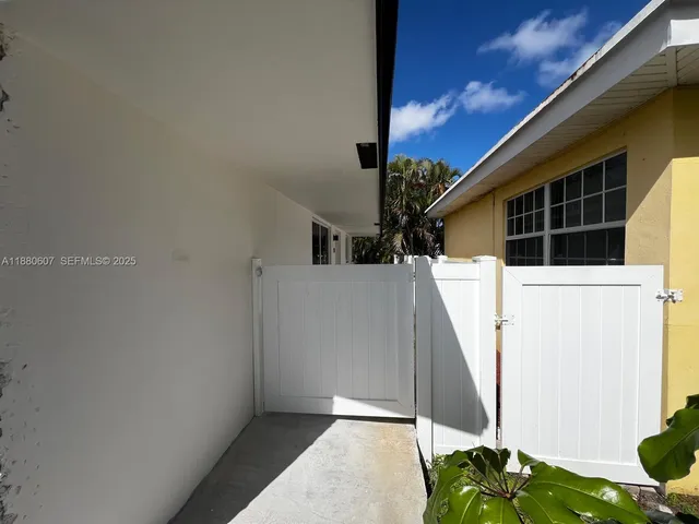 $1,600 | 222 Southwest 8th Street, Unit C, Dania Beach, FL 33004