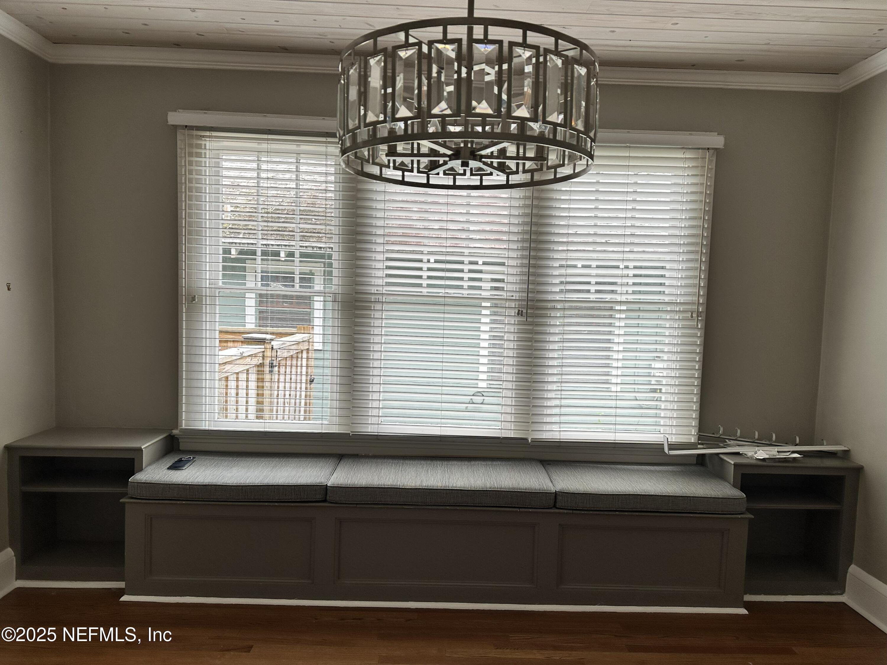 3854 Valencia Road Jacksonville, FL 32205 - Photo 12 of 21 Dining Room Built In bench with storage