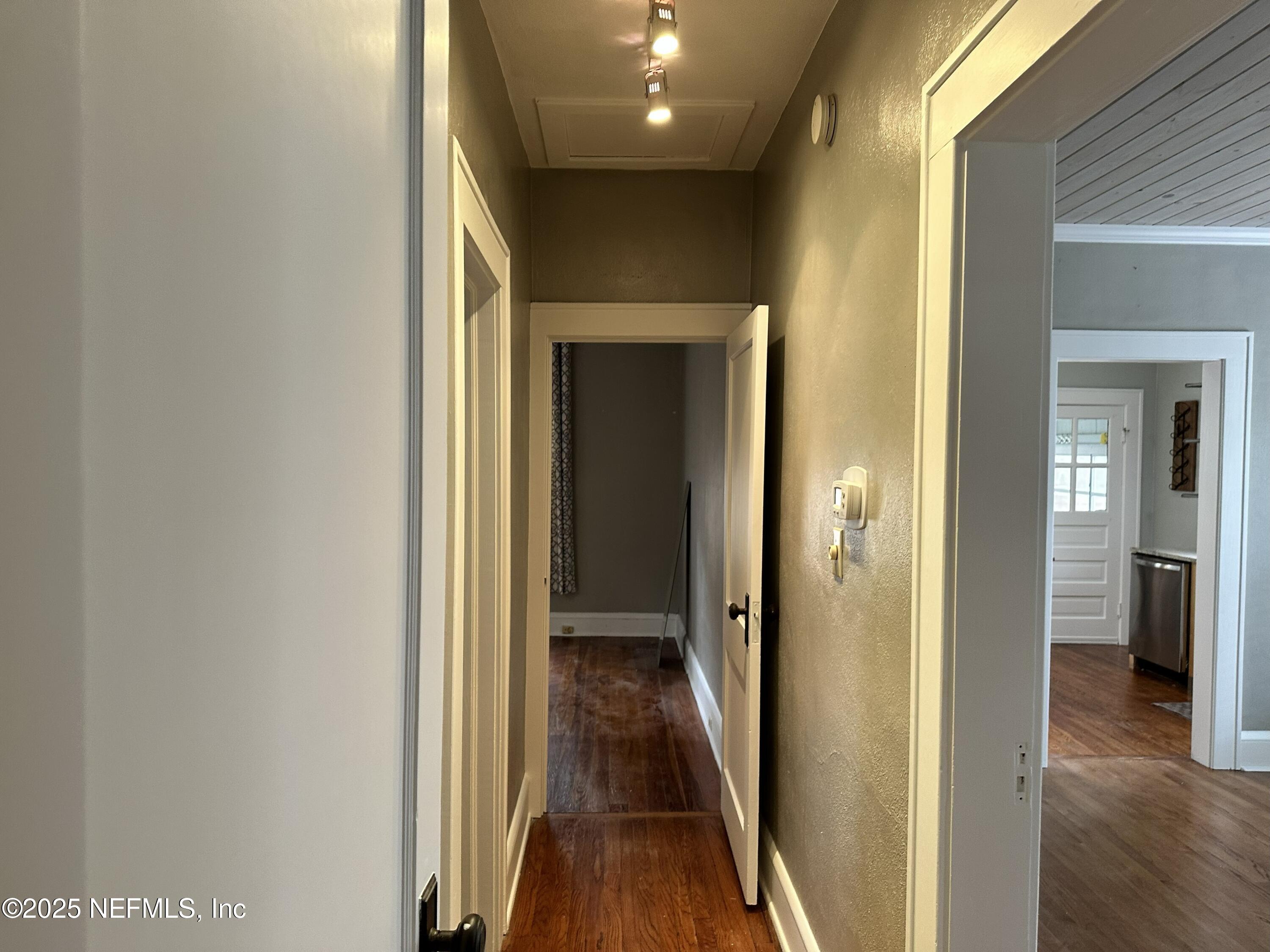 3854 Valencia Road Jacksonville, FL 32205 - Photo 14 of 21 Hallway