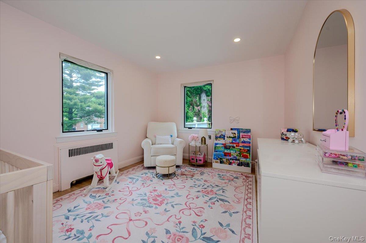 8 Parkside Drive Great Neck, NY 11021 - Photo 19 of 32