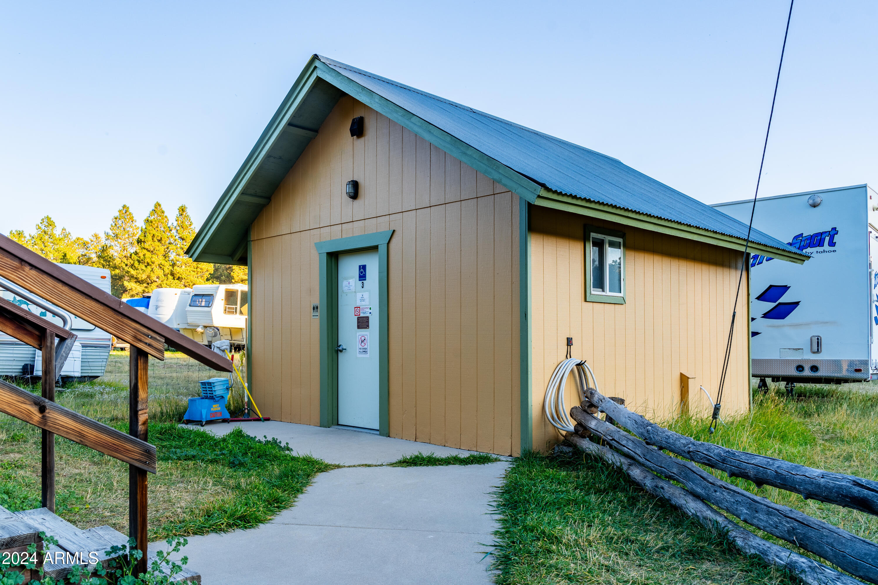 770 Forest Service 461 Road Fredonia, AZ 86022 - Photo 48 of 66 a front view of house with yard