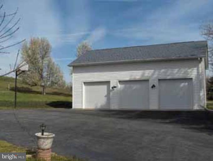1330 Cox Road Huntingtown, MD 20639 - Photo 2 of 17 Garage 1