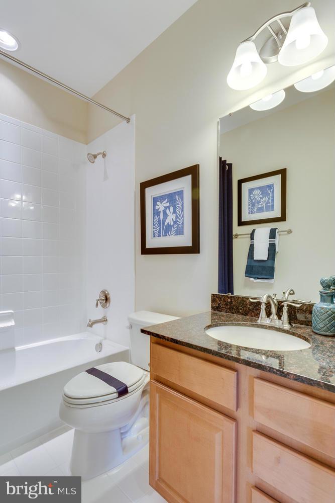 813 Orchard Tree Road, Unit 809 Odenton, MD 21113 - Photo 11 of 30 FULL BATHROOM