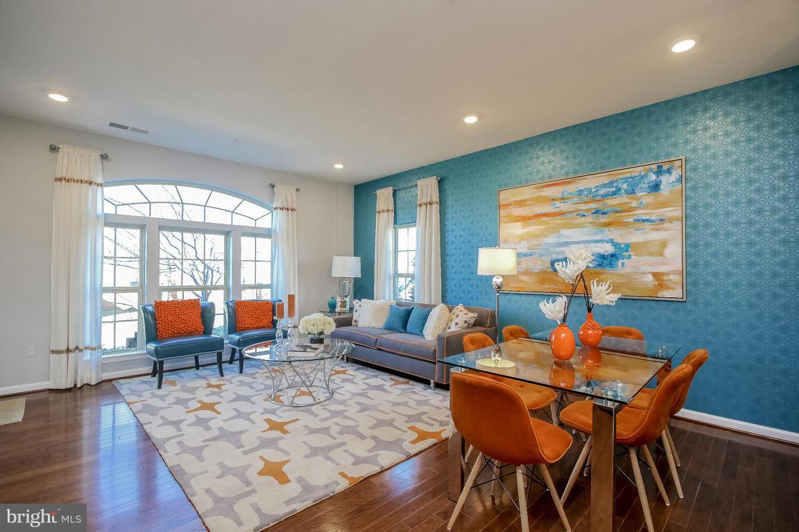 813 Orchard Tree Road, Unit 809 Odenton, MD 21113 - Photo 4 of 30 ENJOY DINNER IN THIS GREAT DINING AREA
