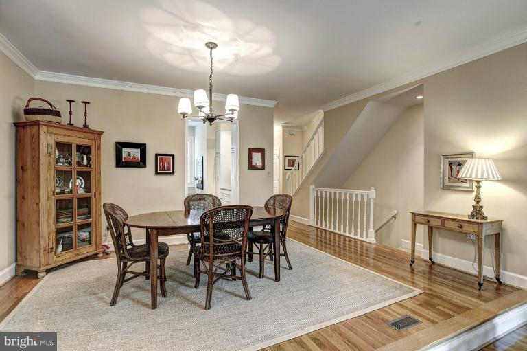 3556 Reservoir Road Northwest Washington, DC 20007 - Photo 3 of 13 Dining Room