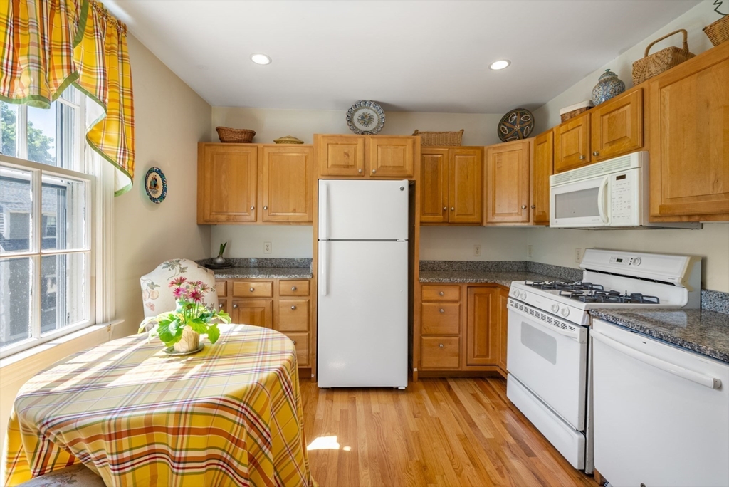 7 Hamilton Street, Unit 3 Salem, MA 01970 - Photo 8 of 30