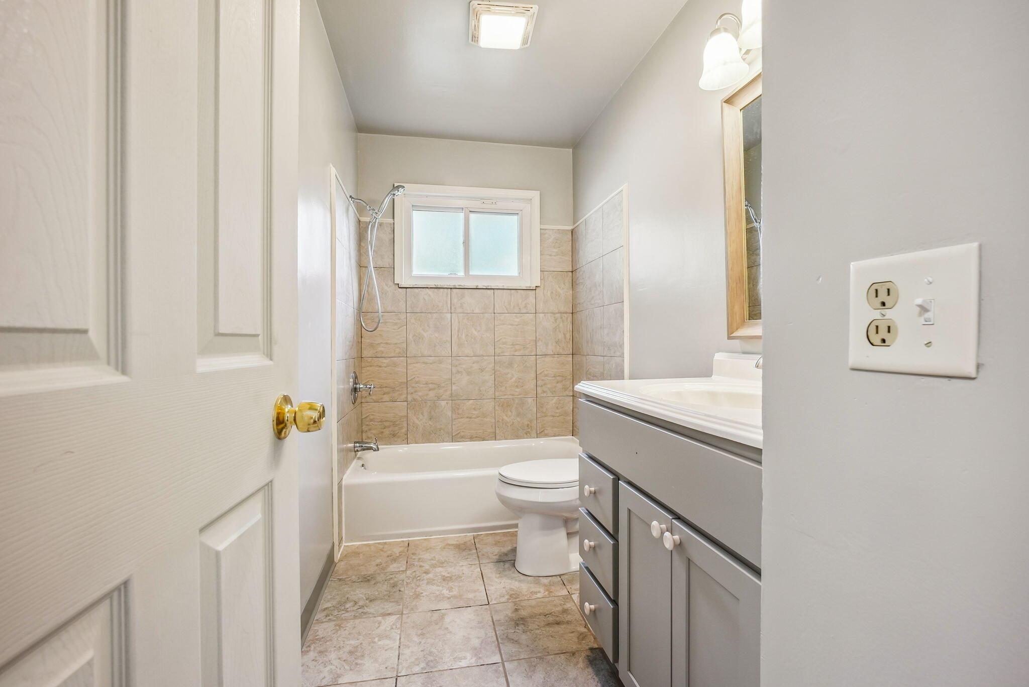 1611 Sale Road Columbus, OH 43224 - Photo 12 of 33 7-web-or-mls-1611-sale-rd