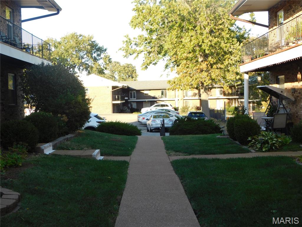 6910 Colonial Woods Drive, Unit 97 St. Louis, MO 63129 - Photo 12 of 28