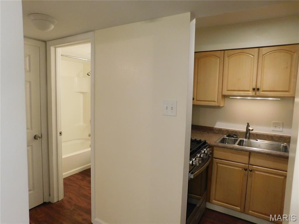 6910 Colonial Woods Drive, Unit 97 St. Louis, MO 63129 - Photo 4 of 28