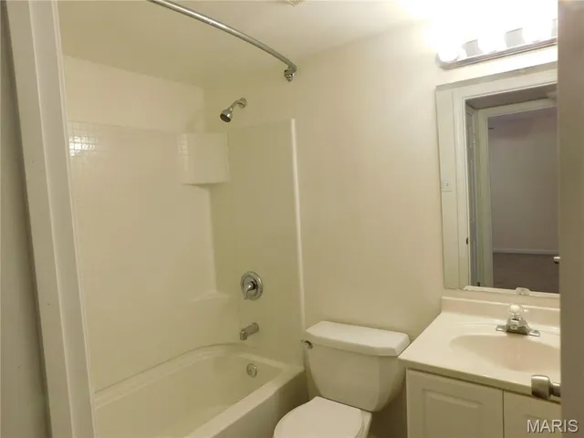 $790 | 6910 Colonial Woods Drive, Unit 97, St. Louis, MO 63129