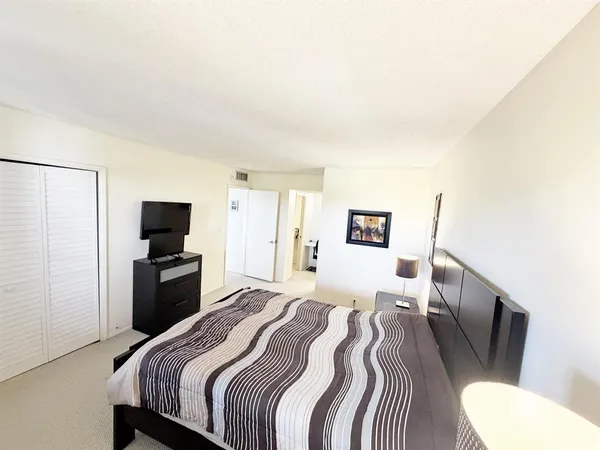 $249,900 | 2681 South Course Drive, Unit 511, Pompano Beach, FL 33069