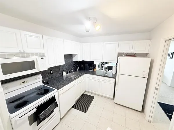 $249,900 | 2681 South Course Drive, Unit 511, Pompano Beach, FL 33069