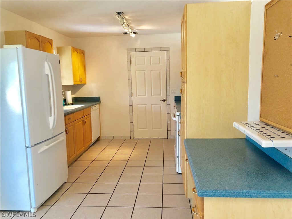 18481 Holly Road Fort Myers, FL 33967 - Photo 7 of 21 Gallery Image 7