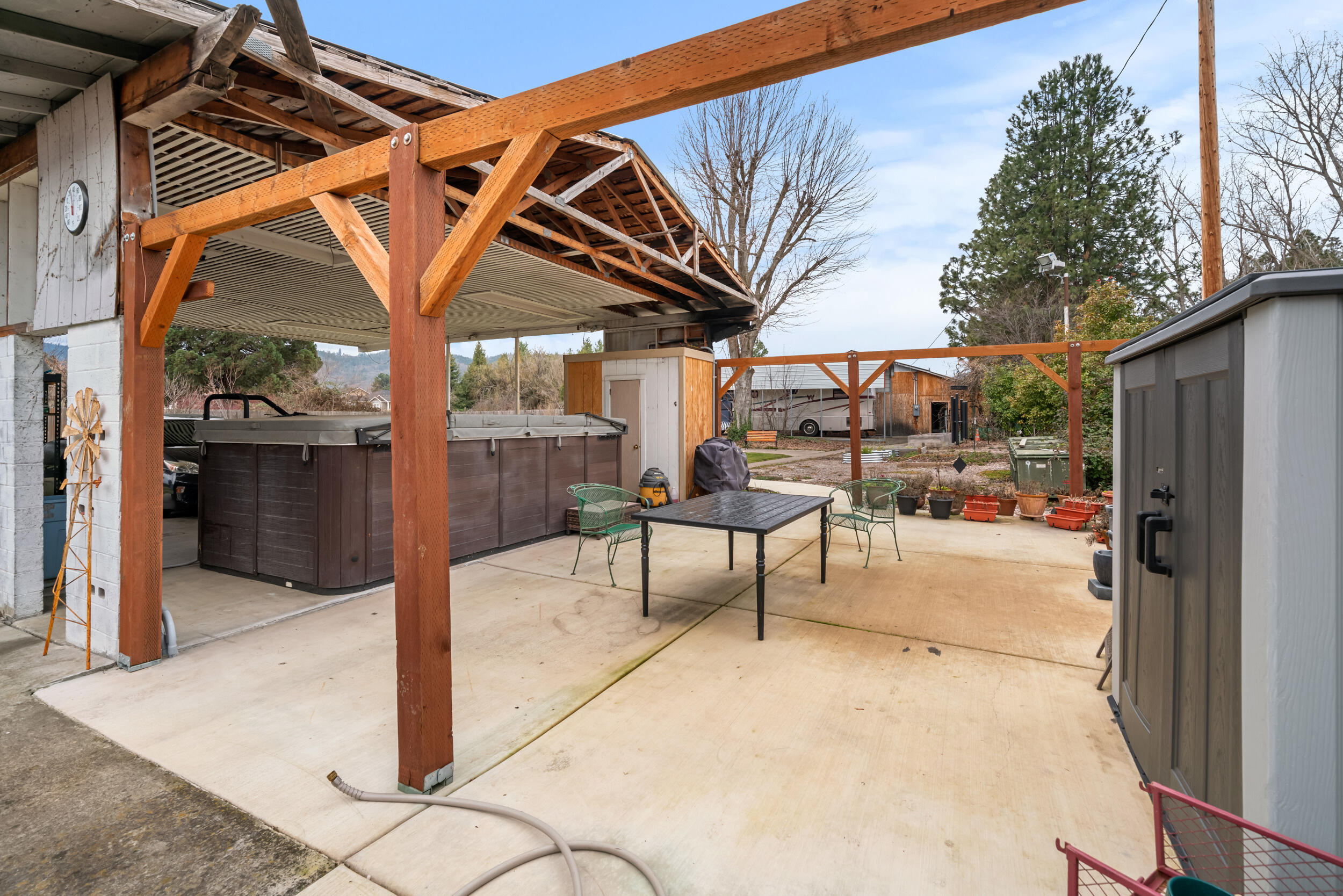 1654 Thomas Road Medford, OR 97501 - Photo 33 of 46 new concrete patio for entertaining