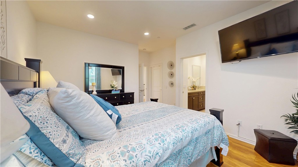 10351 Diamond Pacoima, CA 91331 - Photo 37 of 43