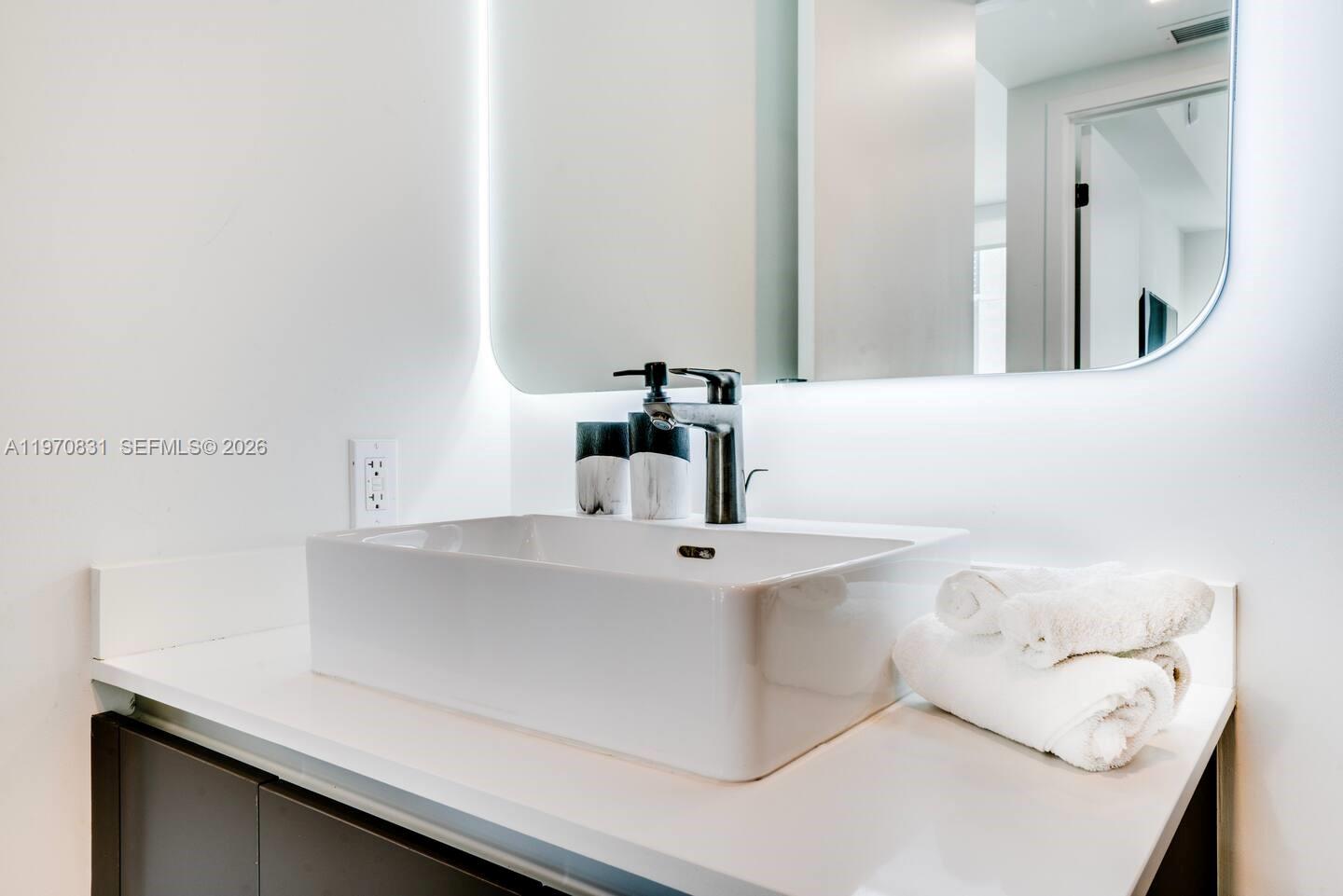 227 Northeast 2nd Street, Unit 1909 Miami, FL 33132 - Photo 13 of 18