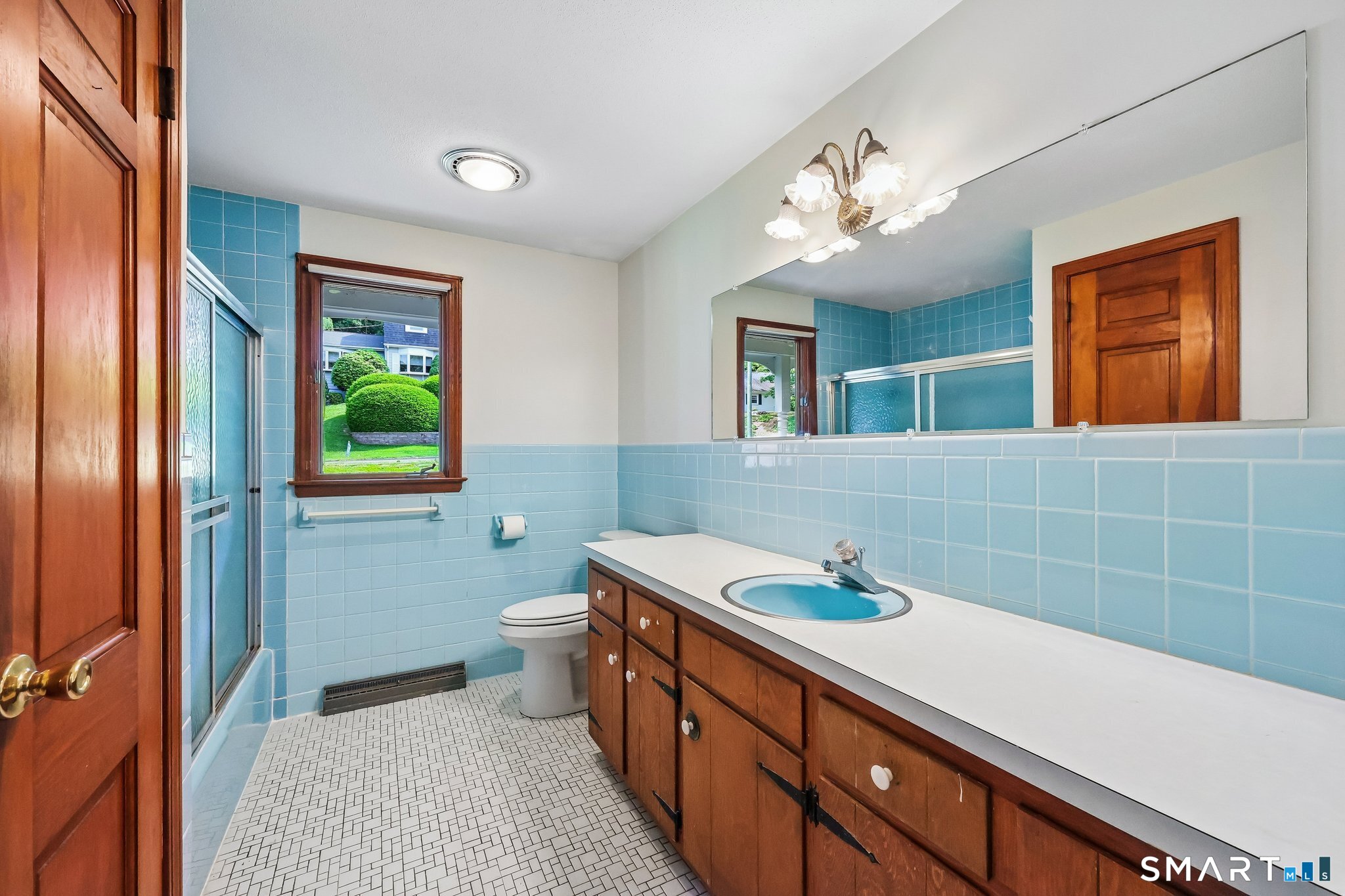 439 Brewster Road Bristol, CT 06010 - Photo 20 of 40