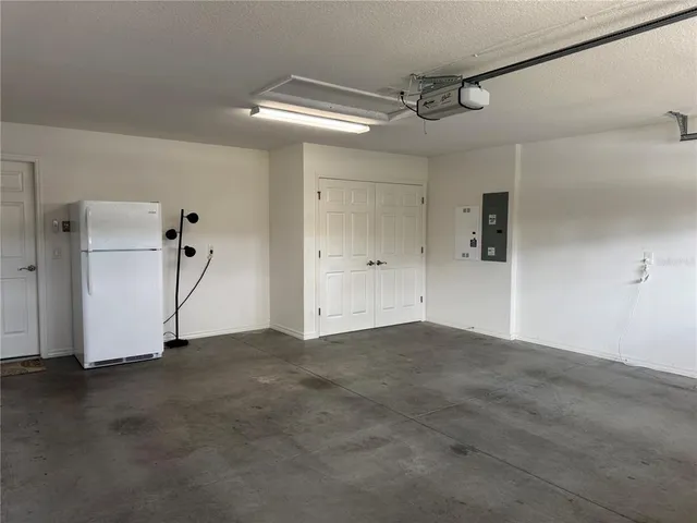 $349,900 | 1006 Ann Avenue, Lady Lake, FL 32159