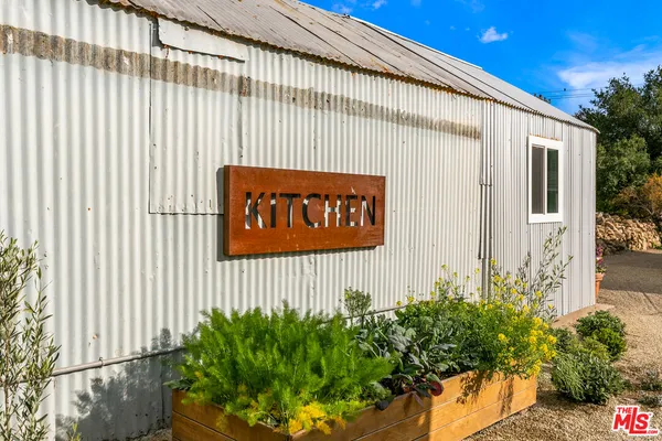 $9,200 | 2561 Grand Avenue, Ojai, CA 93023