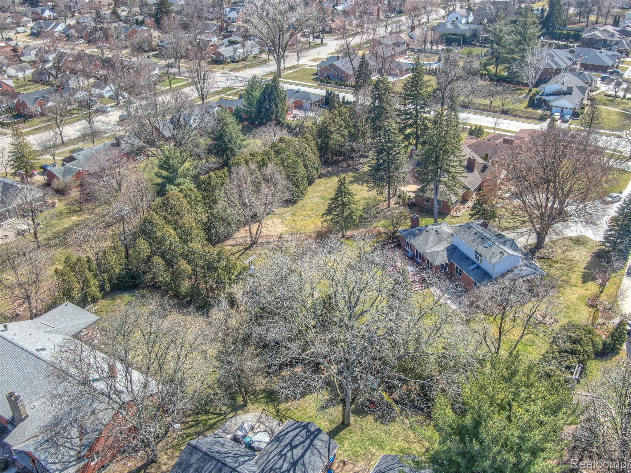 6 Ridgemont Court Dearborn, MI 48124 - Photo 28 of 54 -15.jpg