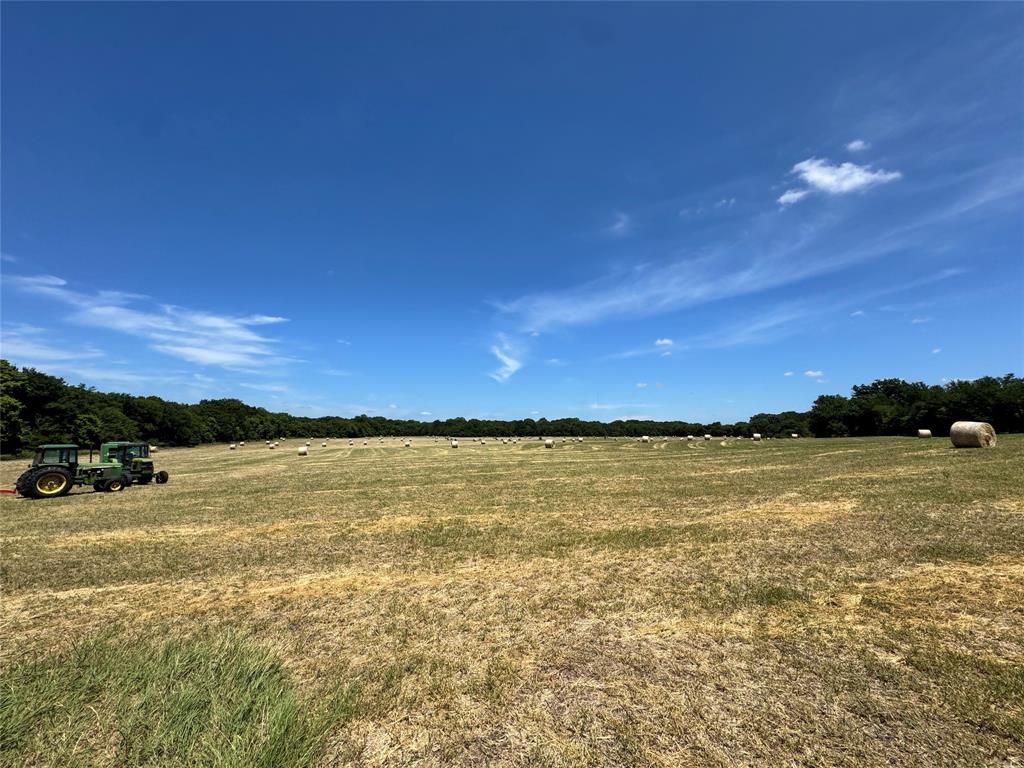 2740 County Road 2740 Decatur, TX 76234 - Photo 4 of 20 a view of an ocean and city