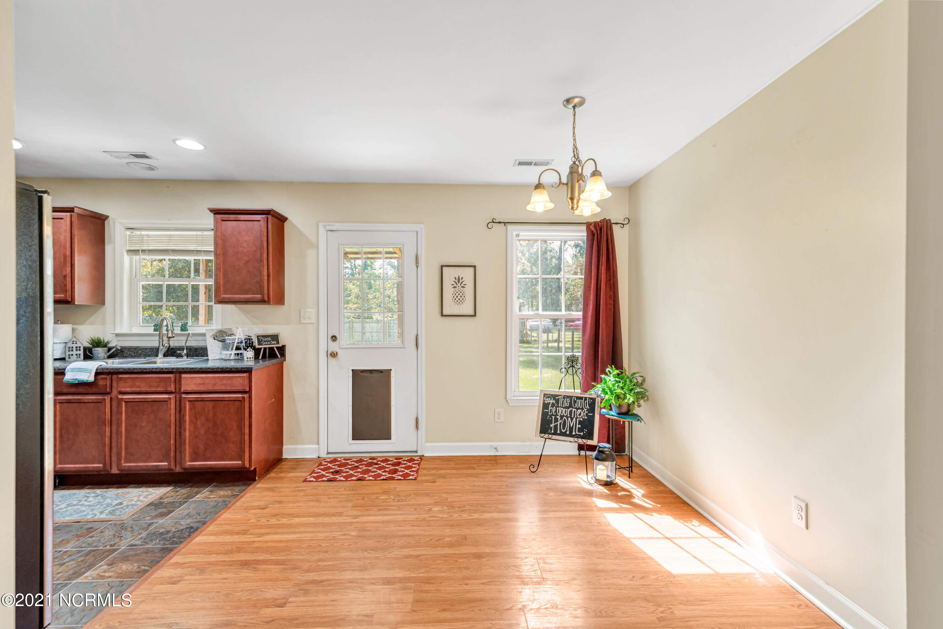 103 Silance Road Jacksonville, NC 28540 - Photo 7 of 37 DSC_3429