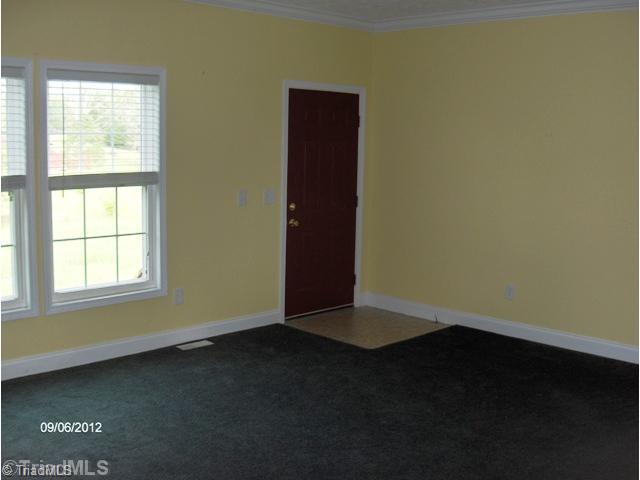 968 Howell Road Mocksville, NC 27028 - Photo 3 of 12 Living Room.