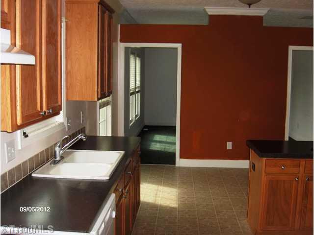 968 Howell Road Mocksville, NC 27028 - Photo 9 of 12 Kitchen.
