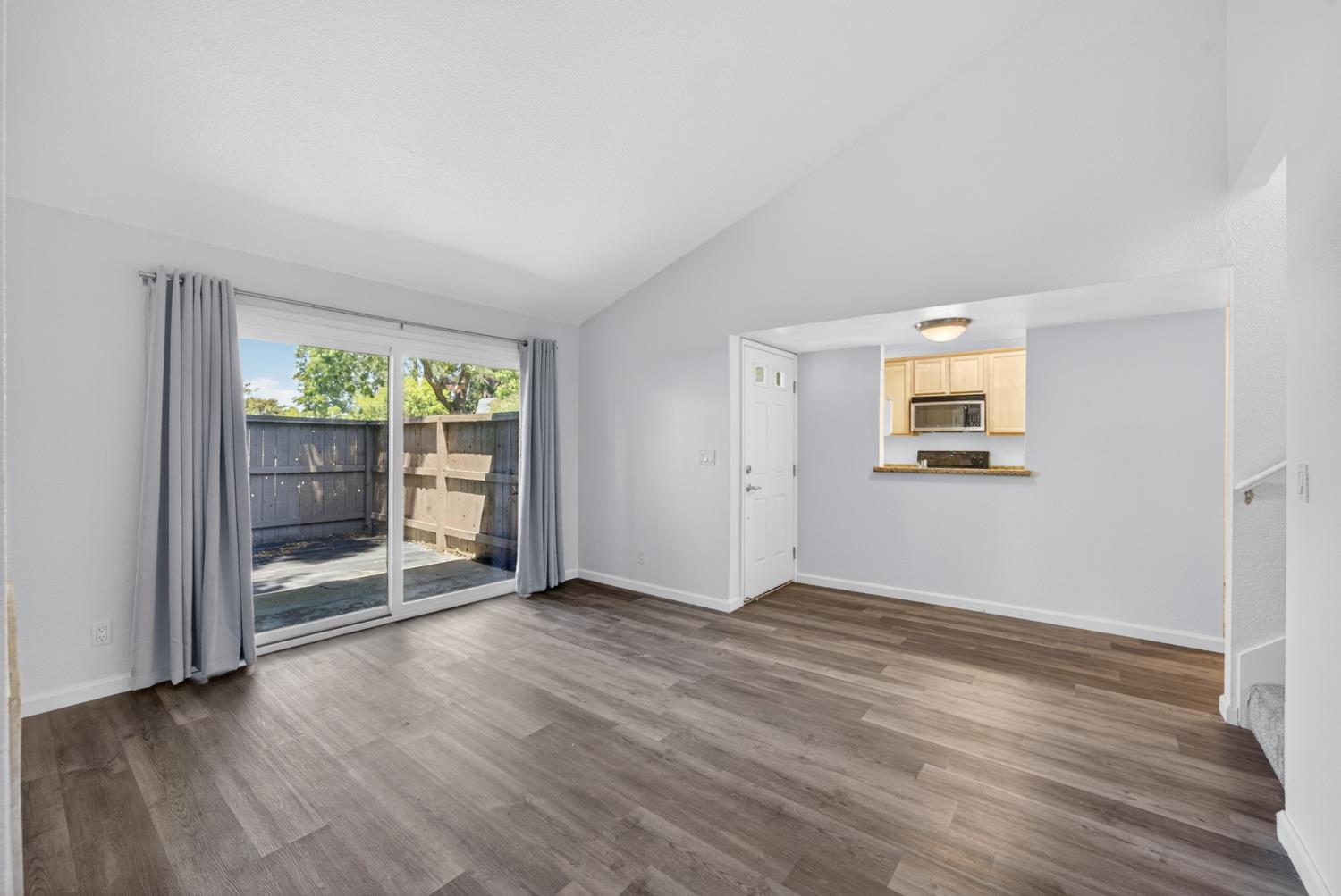 6239 Riverside Boulevard, Unit 2 Sacramento, CA 95831 - Photo 8 of 42