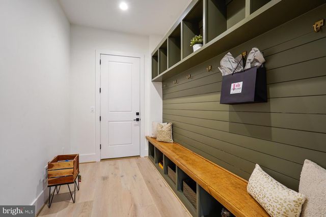 $2,600,000 | 1412 Mayflower Drive, McLean, VA 22101