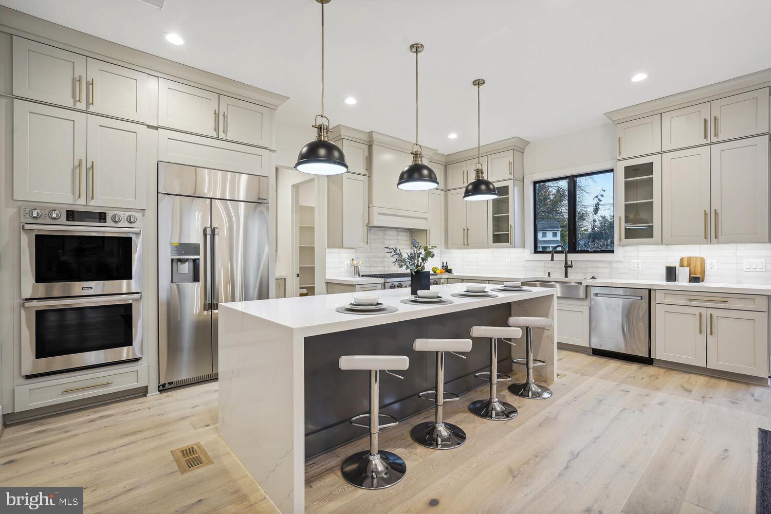 1412 Mayflower Drive McLean, VA 22101 - Photo 5 of 45 Eat In Gourmet Kitchen