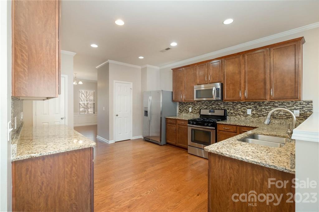 8626 Heartleaf Road Charlotte, NC 28227 - Photo 8 of 35 Gallery Image 8