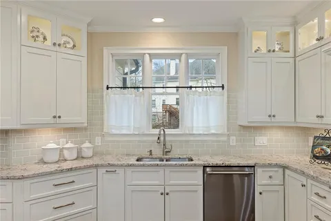 $1,275,000 | 120 Old Chartwell Drive, Alpharetta, GA 30022