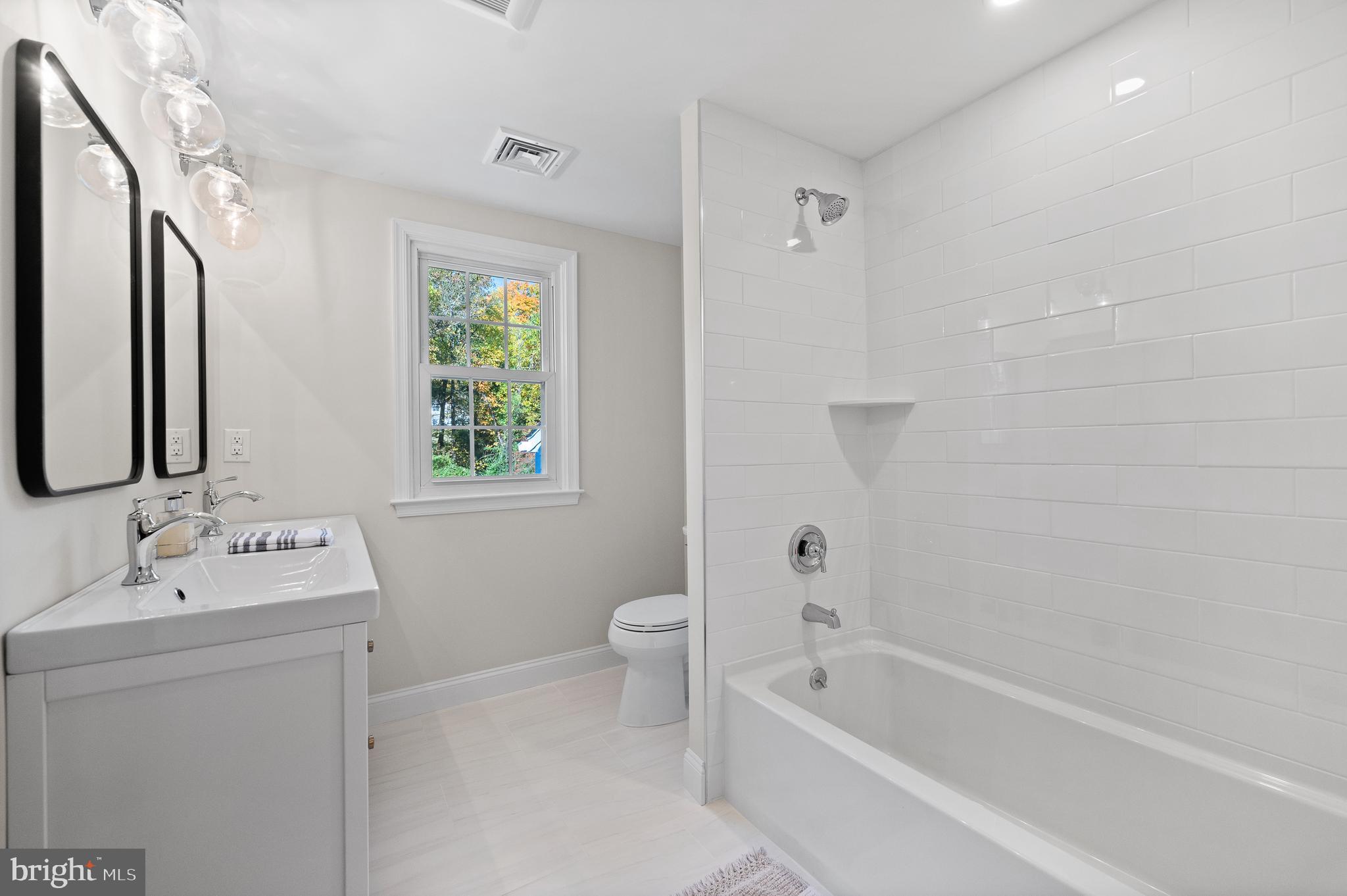 190 Woodstock Road Villanova, PA 19085 - Photo 31 of 52 Shared Bath 2 (Hall) completely redone
