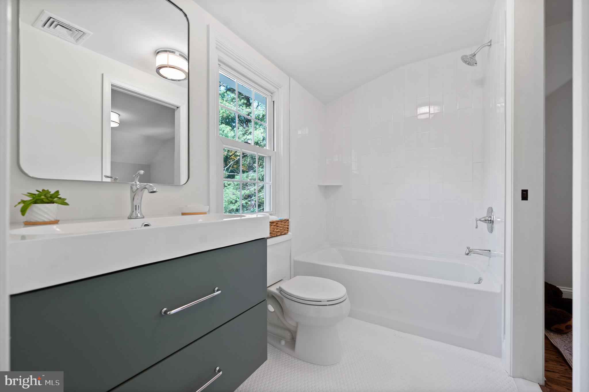 190 Woodstock Road Villanova, PA 19085 - Photo 35 of 52 completely new Jack & Jill full bath for beds 4, 5