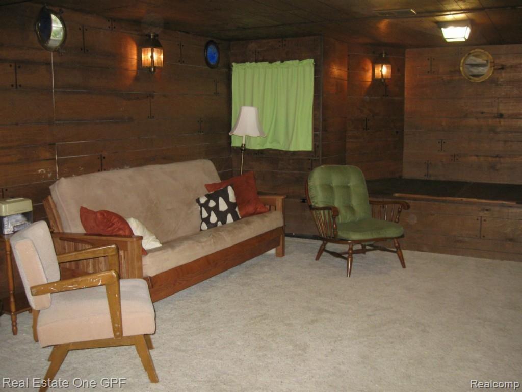 1783 Oxford Road Grosse Pointe, MI 48236 - Photo 16 of 21 16 IMG_1494.jpg